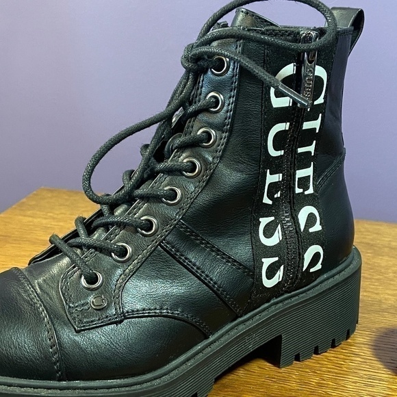 Guess Women's Combat Boots 6M Black Multi Those Logo Lace up Motorcycle Size Zip - Picture 13 of 15